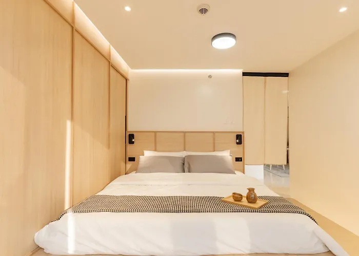 Apartment Eastwood 1br Muji Luxe Minimalist Fast Wifi Manila