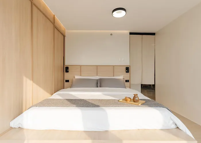 Eastwood 1br Muji Luxe Minimalist Fast Wifi Apartment Manila