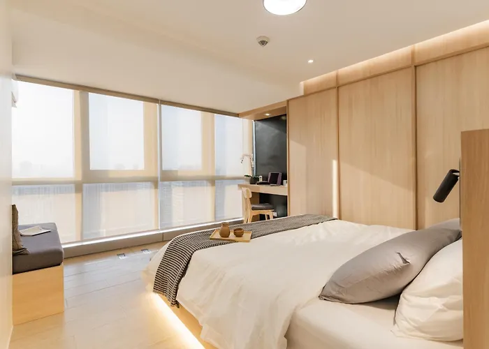 Eastwood 1br Muji Luxe Minimalist Fast Wifi * Manila