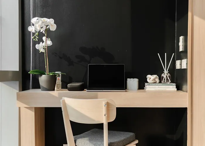 Eastwood 1br Muji Luxe Minimalist Fast Wifi *